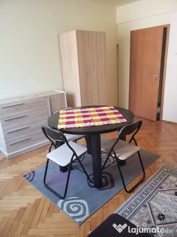 Proprietar, apartament 2 camere,decomandat Piata Mihai Viteazul Cluj - Cluj-Napoca (Cluj)