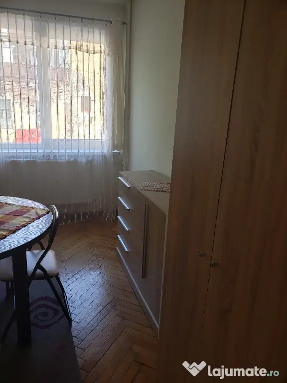 Proprietar, apartament 2 camere,decomandat Piata Mihai Viteazul Cluj - Cluj-Napoca (Cluj)