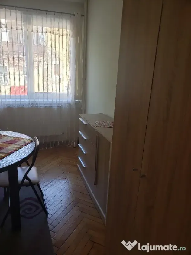 Proprietar, apartament 2 camere,decomandat Piata Mihai Viteazul Cluj - Cluj-Napoca (Cluj)