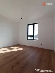Duplex 4 camere Mosnita Noua pozitionat la asfalt cu toate u 