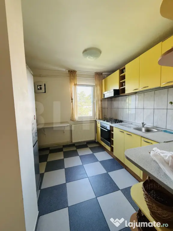 Apartament 2 camere renovat, AC si parcare, zona Astra - Brasov (Brasov)