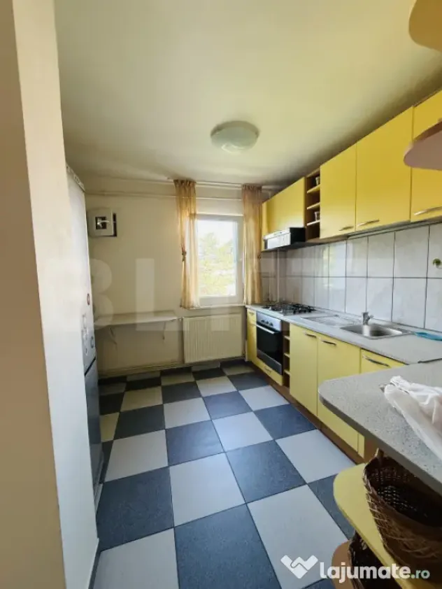 Apartament 2 camere renovat, AC si parcare, zona Astra - Brasov (Brasov)