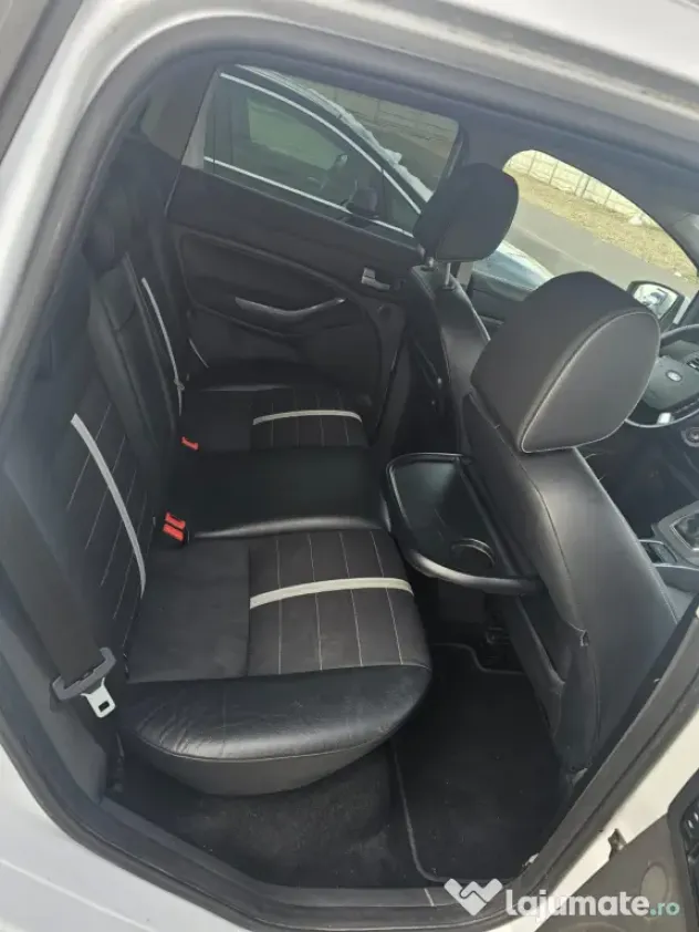 Vand ford Kuga 2011