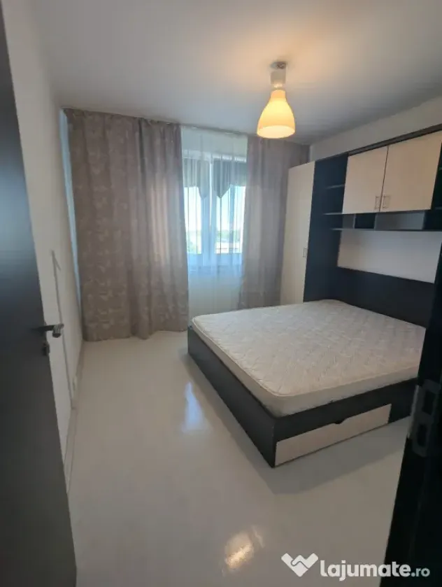 Apartament 2 camere decomandat cu loc de parcare lângă metrou Apărătorii Patriei