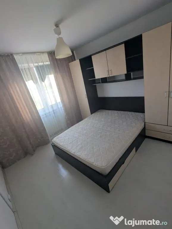 Apartament 2 camere decomandat cu loc de parcare lângă metrou Apărătorii Patriei