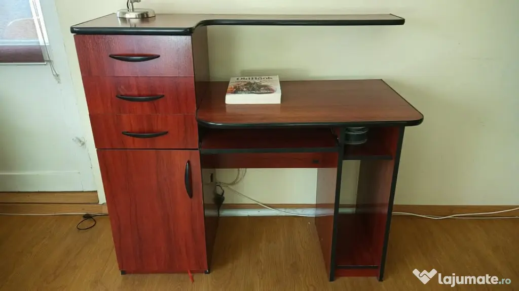 Birou PC, slim cu spatii depozitare