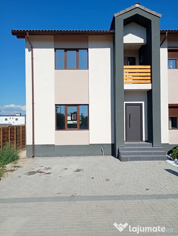 Apartament tip casă duplex