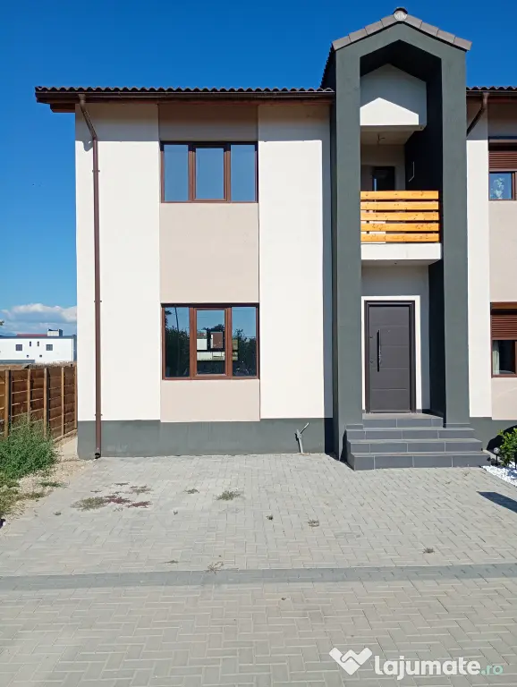 Apartament tip casă duplex