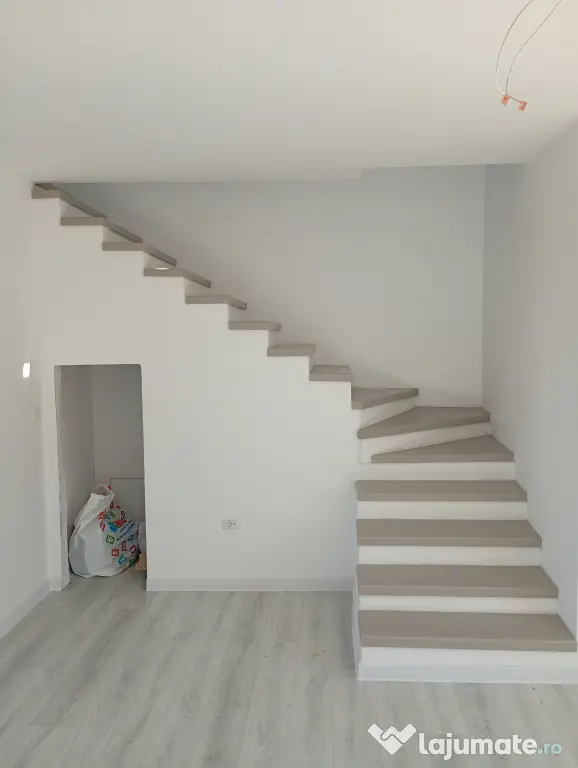 Apartament tip casă duplex