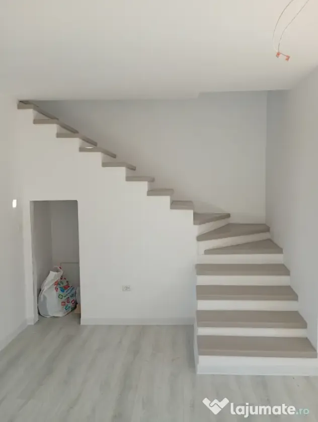 Apartament tip casă duplex