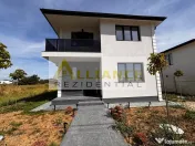 Vă propun spre vânzare o casă P+1+pod, cu o suprafață utilă de 130 mp