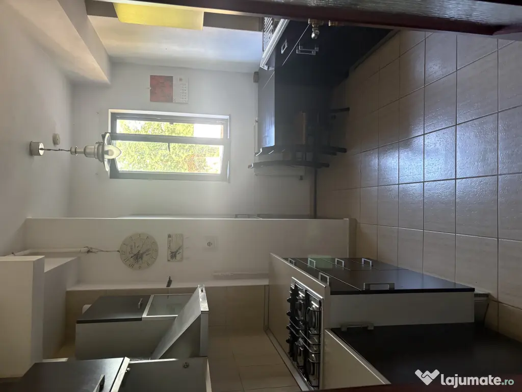 Vand apartament de 3 camere in Complex Jupiter