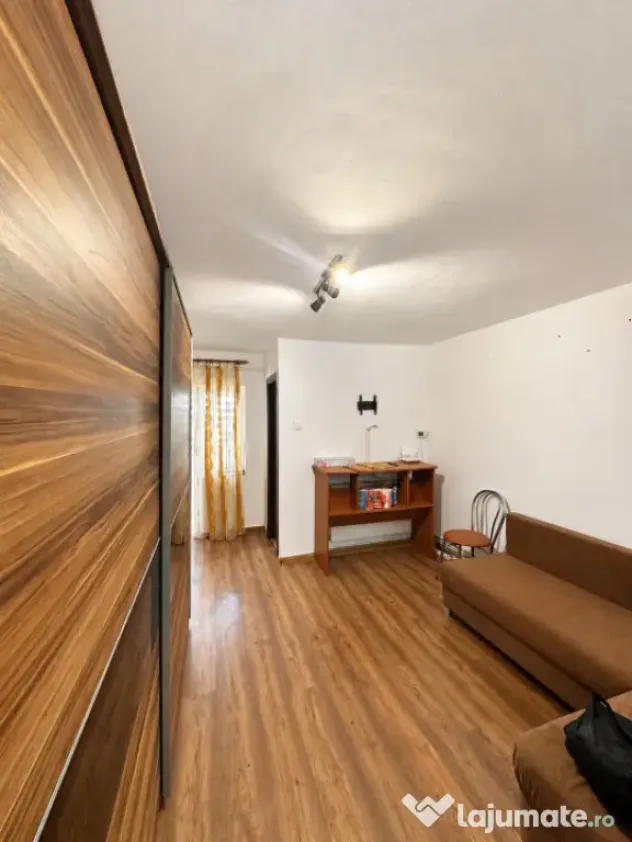 Garsonieră semidecomandată de vânzare – Valea Roșie ?? - Craiova (Dolj)