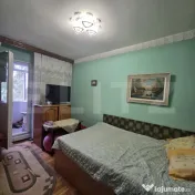 Două camere, două balcoane și etaj 2 – liniște în ini 
