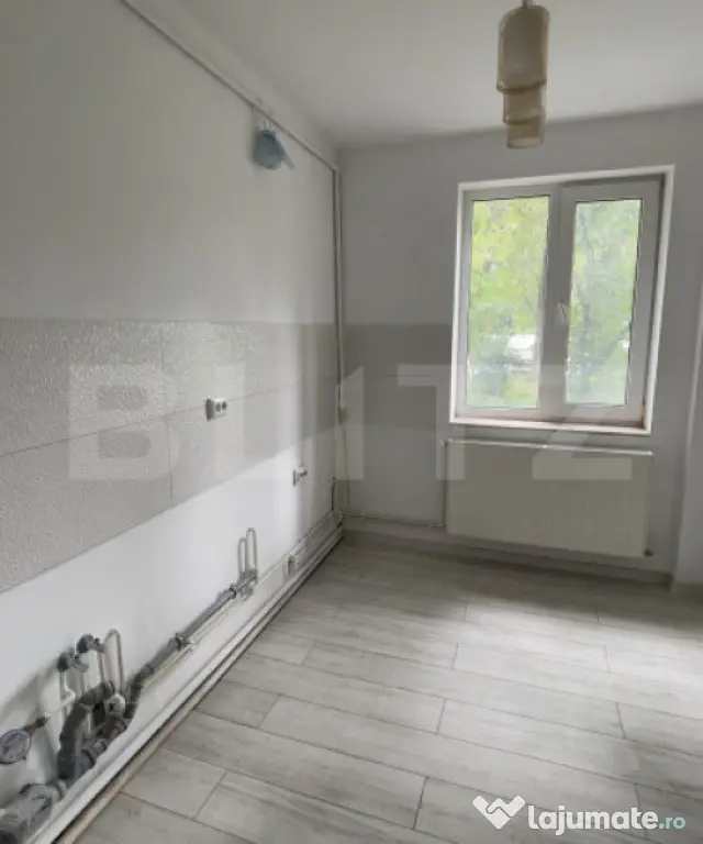 Apartament renovat complet, parter, potrivit pentru locuire - Pitesti (Arges)