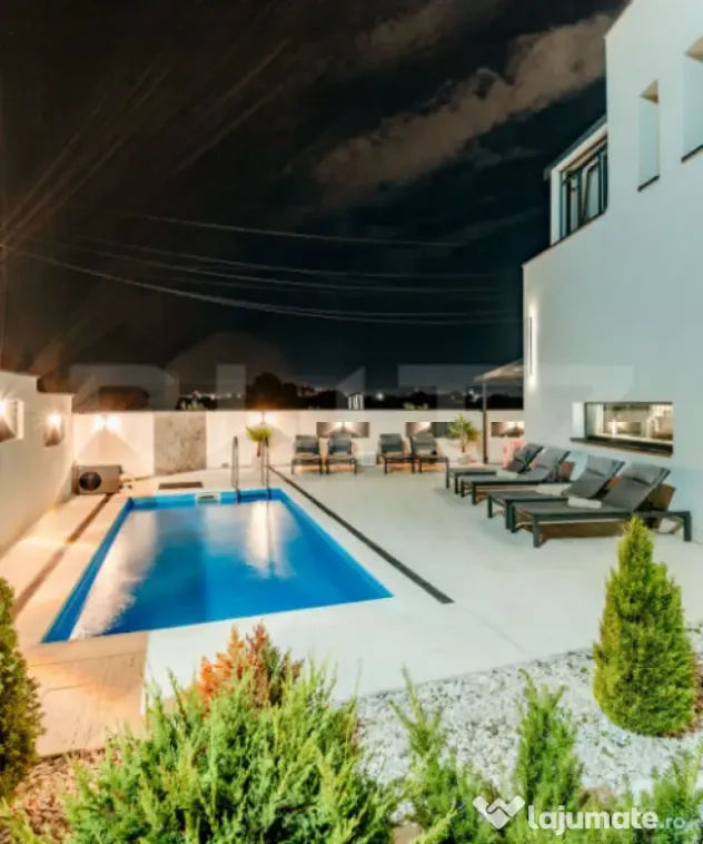 Vilă Exclusivistă 305 mp Util | 2 Piscine, SPA/Jacuzzi | - Santana De Mures (Mures)