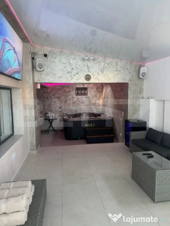 Vilă Exclusivistă 305 mp Util | 2 Piscine, SPA/Jacuzzi | - Santana De Mures (Mures)