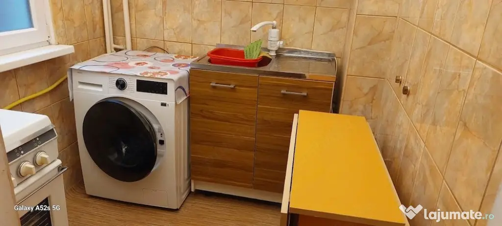 DE inchiriat apartament cu 2 camere, Micro 40, et. 1, 1500 lei - Galati (Galati)