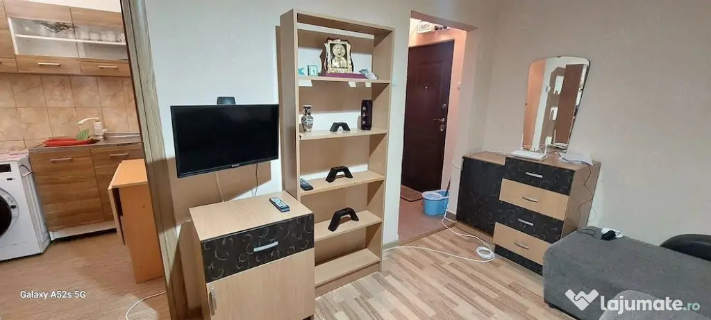 DE inchiriat apartament cu 2 camere, Micro 40, et. 1, 1500 lei - Galati (Galati)