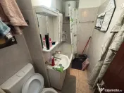 Garsonieră decomandată, etaj 3/4, loc de parcare – zona Școala 8 