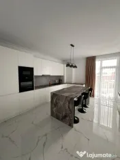 Apartament nou 3 camere de închiriat, 100 mp, Radauti