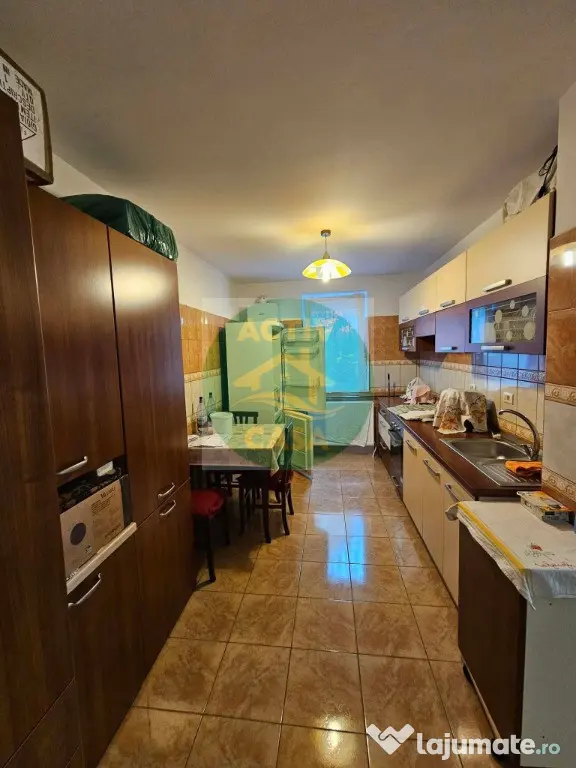 APARTAMENT 2CAMERE DEVÂNZARE – ETAJ 1, BULEVARDUL CENTRAL - Roman (Neamt)