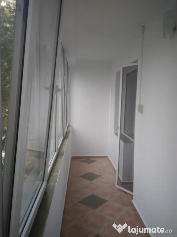 PARTICULAR, vând GARSONIERĂ confort 1 situată în zona Piața Sudului