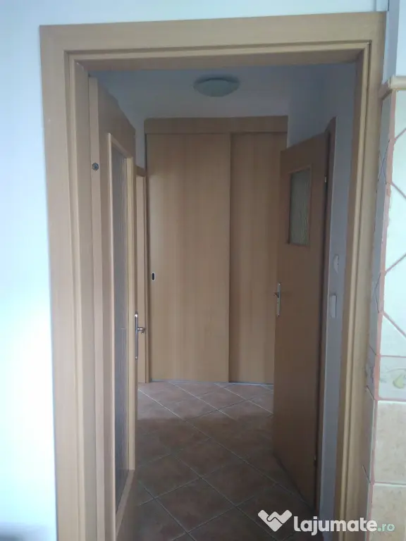 PARTICULAR, vând GARSONIERĂ confort 1 situată în zona Piața Sudului