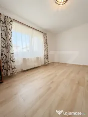 Casă spațioasă Moșnița Nouă cu panouri fotovoltaice ș 