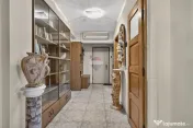 Apartament 3 camere, două băi de vânzare - Str Poetului 
