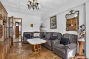 Apartament 3 camere, două băi de vânzare - Str Poetului 