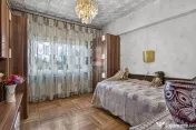 Apartament 3 camere, două băi de vânzare - Str Poetului 