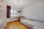 Apartament 4 camere cu centrala proprie, Dristor 