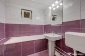 Apartament 4 camere cu centrala proprie, Dristor 