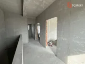 Duplex cu 4 camere de vanzare si teren de 335 mp - zona Saca 
