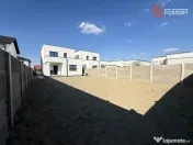 Duplex cu 4 camere de vanzare si teren de 335 mp - zona Saca 