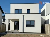 Duplex cu 4 camere de vanzare si teren de 335 mp - zona Saca 