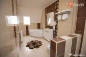 Hotel Miky Arad de vanzare | Investitie cu utilizari multipl 