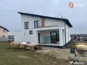 Casa individuala cu 5 camere si teren de 840 mp, Pischia 