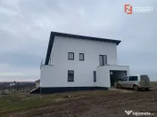 Casa individuala cu 5 camere si teren de 840 mp, Pischia 