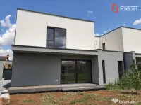 Casa cu 5 camere de vanzare in Dumbravita 