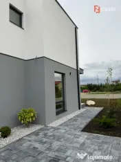 Casa cu 5 camere de vanzare in Dumbravita 
