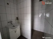 Spatiu comercial cu 6 incaperi de inchiriat in zona Giroculu