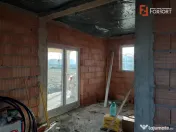 Casa individuala cu 4 camere si teren de 503 mp - zona Mosni 
