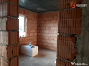 Casa individuala cu 4 camere si teren de 503 mp - zona Mosni 