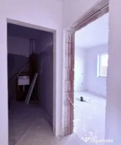 Casa tip triplex, cu 2 camere, de vanzare in Sanandrei. 