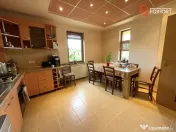 Casa individuala cu 7 camere si teren de 431 mp, zona Lipove 