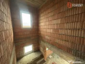 Casa individuala la rosu, 5 camere, teren 508 mp, in Giarmat 