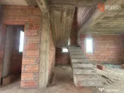 Casa individuala la rosu, 5 camere, teren 508 mp, in Giarmat 