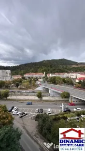 Ap 2 cam decomandat, etaj intermediar, mobilat și utilat – 69000 Euro